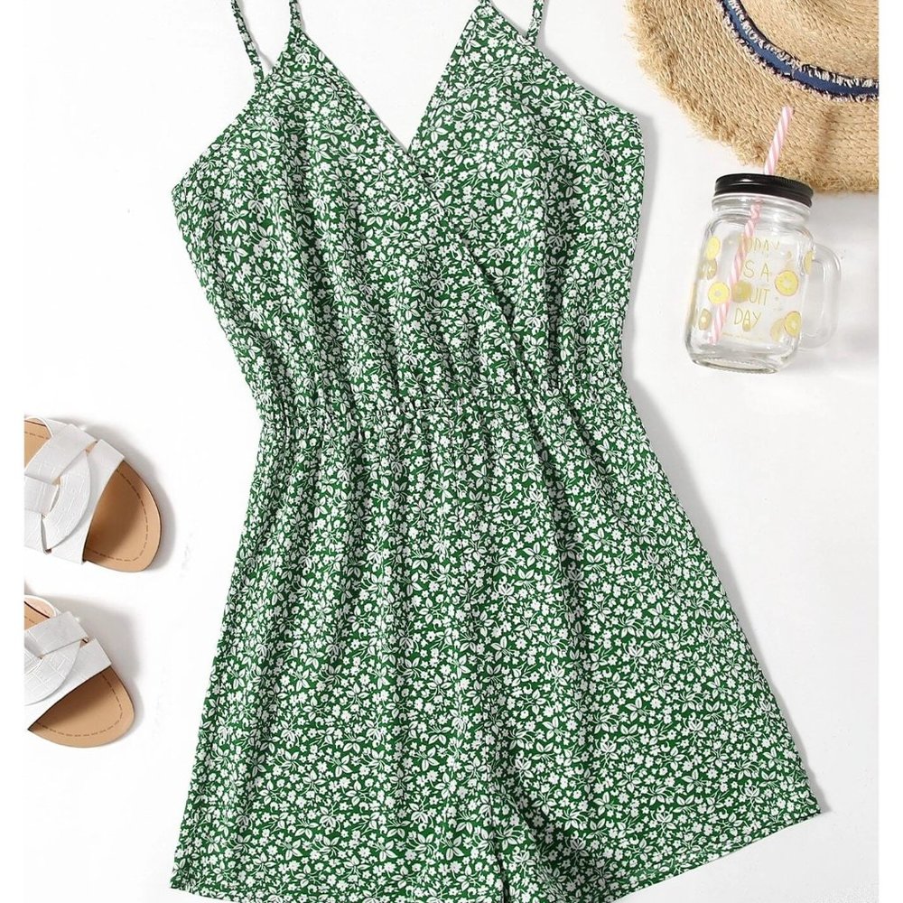 Sale🤞 NEW! Size 12 Ditsy Floral Slip Romper